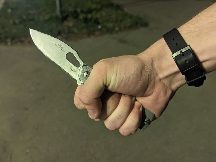 В Петербурге мужчина ранил ножом незнакомого подростка