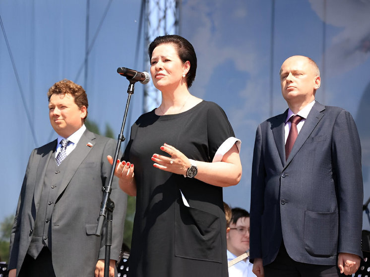 Елена Дятлова посетила праздничные мероприятия в честь Дня защиты детей
