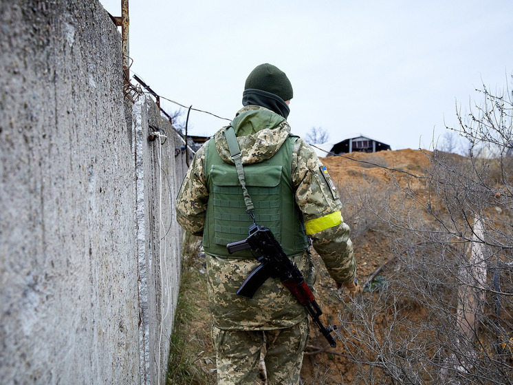 Боец ВСУ: рациями пользоваться запрещено из-за опасности сдачи в плен