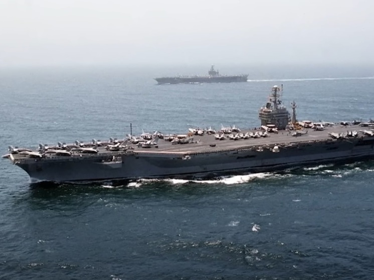 ТАСС: хуситы нанесли удар по авианосцу США в Красном море