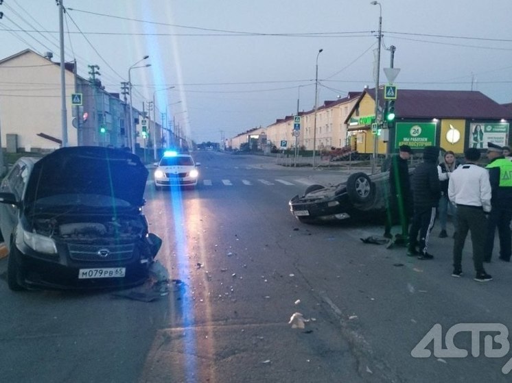 В Дальнем Toyota Fielder перевернулась после ДТП
