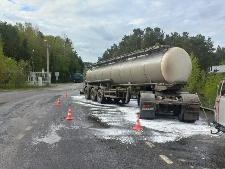 ДТП с разливом топлива произошло в Красноярском крае