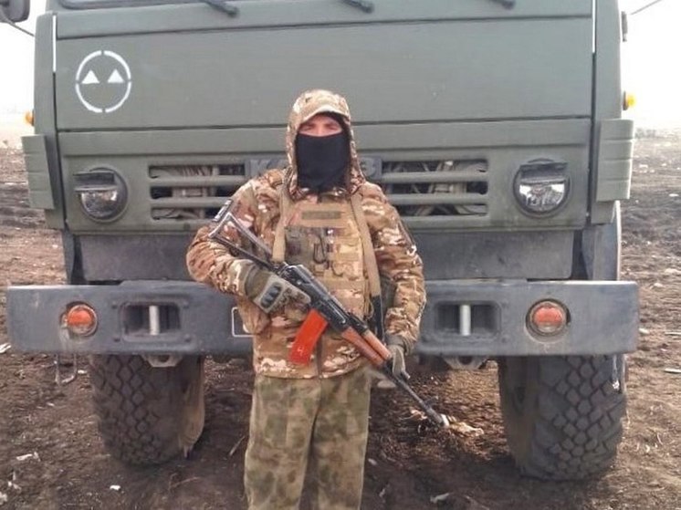 Пожарному из Красноярского края вручили медаль Жукова за участие в СВО