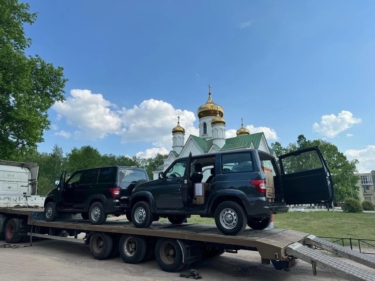 Два автомобиля, генераторы и квадрокоптер отправили на фронт из Всеволожского района