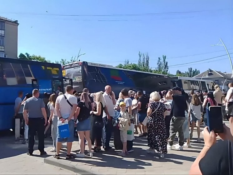Юные мелитопольцы отправились на летний отдых в Крым