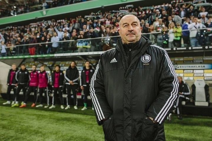 Черчесов полетел на заключительный этап переговоров со сборной Казахстана