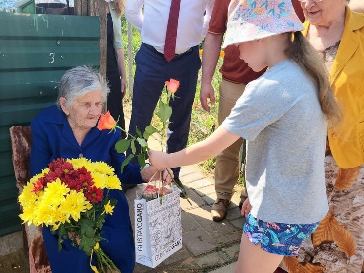 Со 100-летием поздравили ветерана в Кондрово