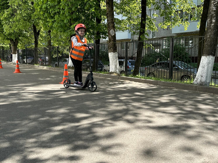 Смоленские Госавтоинспекторы напоминают, что электросамокат это не игрушка