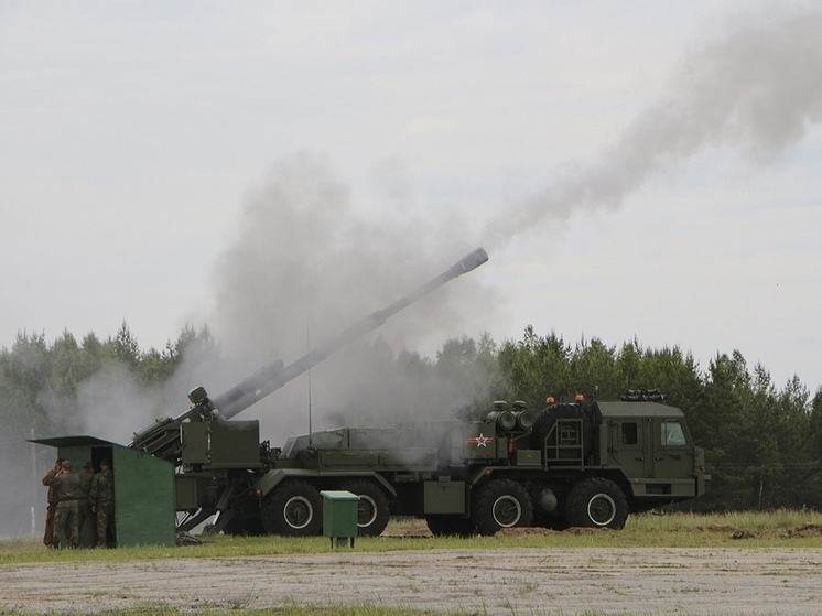 Украинское издание "Страна" сообщает, что якобы впервые зафиксировано появление в зоне проведения специальной военной операции новейшего российского артиллерийского комплекса 2С43 «Мальва»