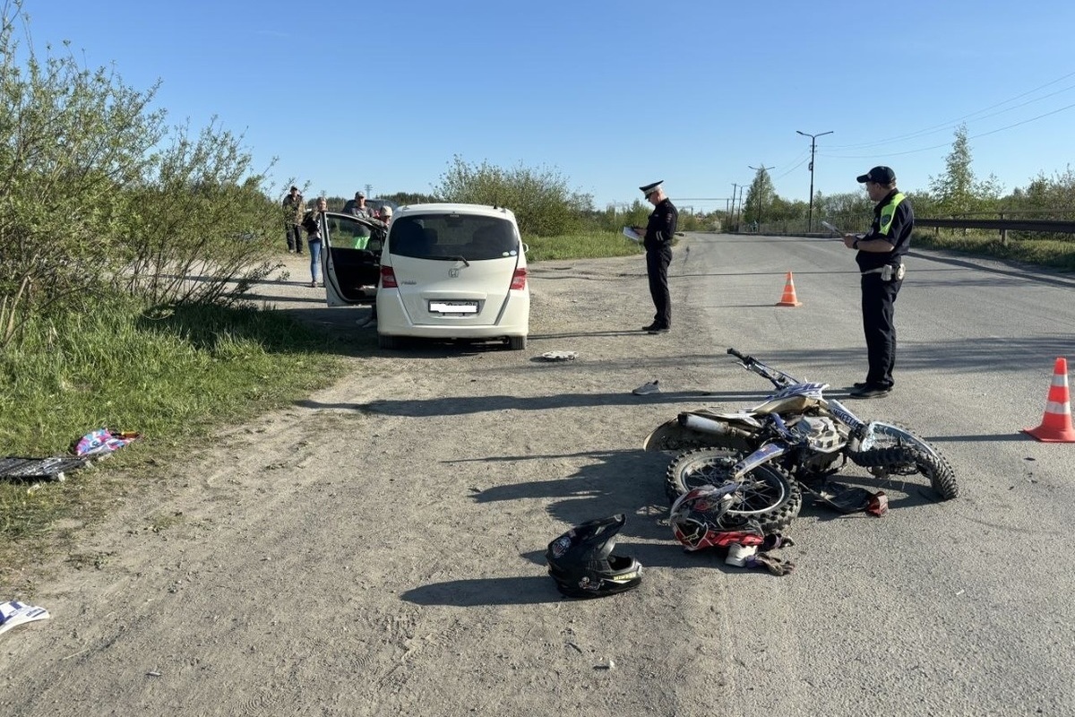 Подростки на мотоцикле столкнулись с автомобилем в поселке Билимбай - МК  Екатеринбург