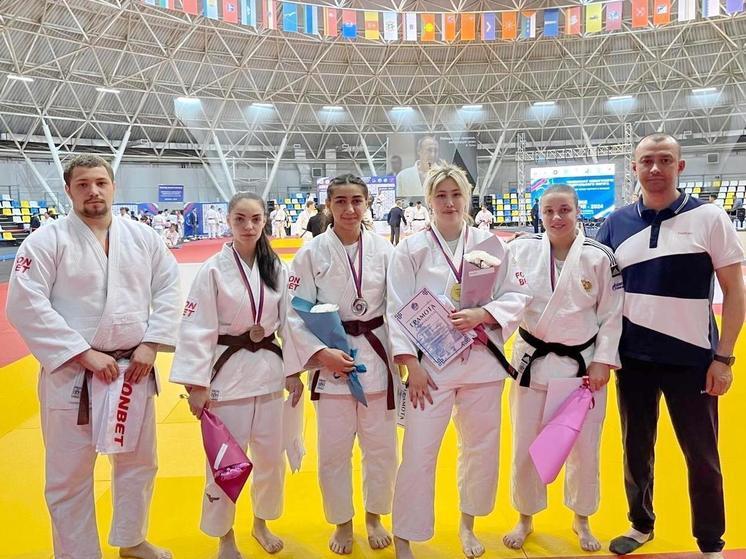 Дзюдоисты Хакасии завоевали пять наград чемпионата Сибири