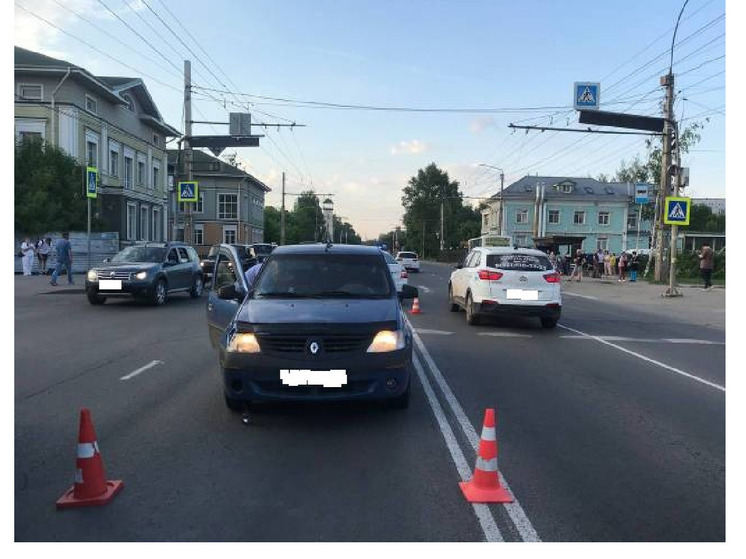 Автоледи сбила девушку на пешеходном переходе в Вологде