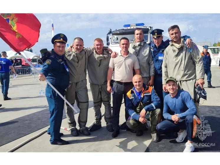 Брянские химики и пожарные стали призёрами эстафеты МЧС России