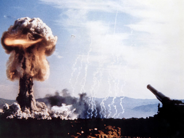 Страшна не атомная бомба, а люди, толкающие мир к катастрофе