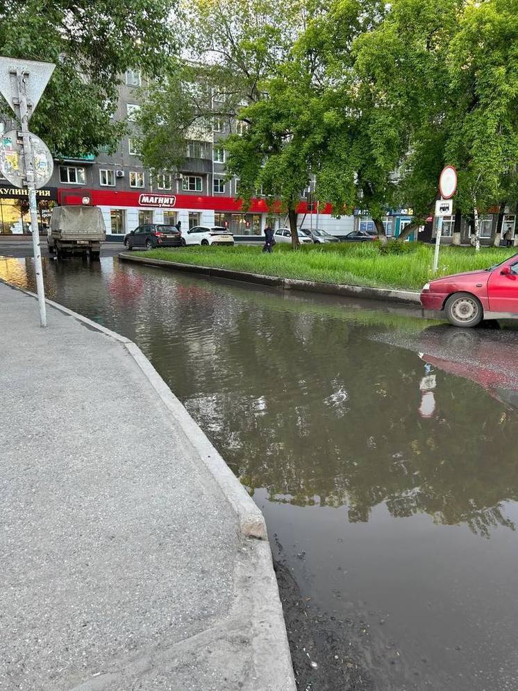 Дорога ушла под воду в Новокузнецке