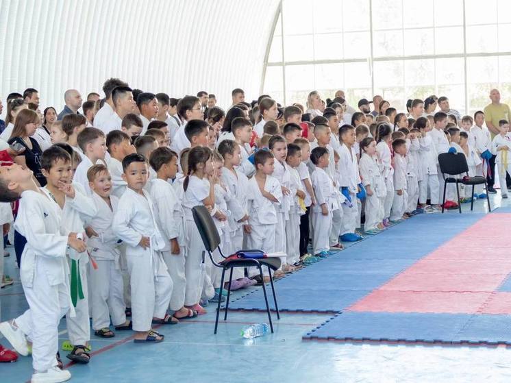 В астраханском ФОКе провели турнир по карате в поддержку бойцов СВО