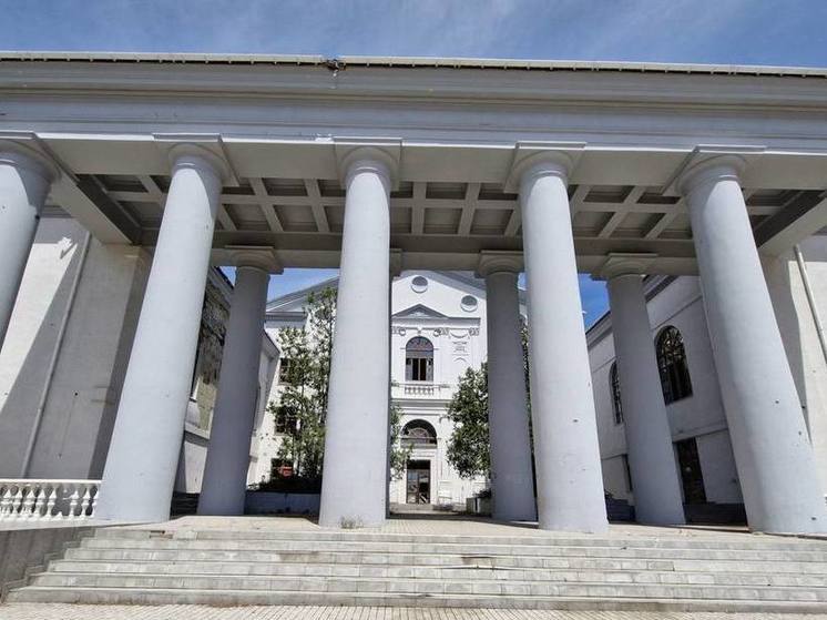 Дворец культуры “Строителей” восстанавливают в Мариуполе