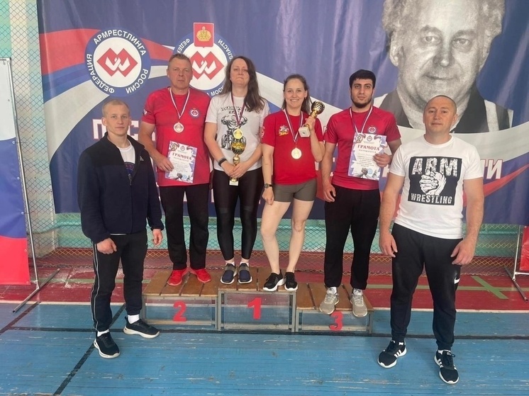 Спортсмены из Протвино победили на областных соревнованиях по армрестлингу