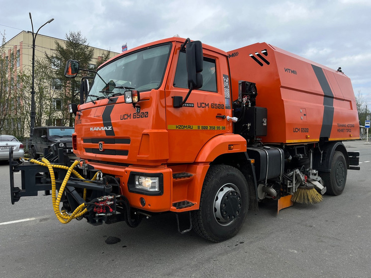 В Колу пришла новая коммунальная техника