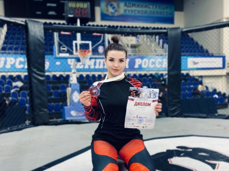 Орловская спортсменка стала лучшей на чемпионате России по ММА