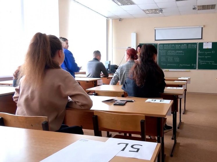 Костромские достижения: 6 выпускников областных школ сдали ЕГЭ по химии на 100 баллов