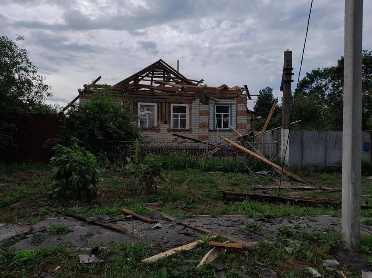 Два дома и административное здание пострадали при обстреле Мокрой Орловки