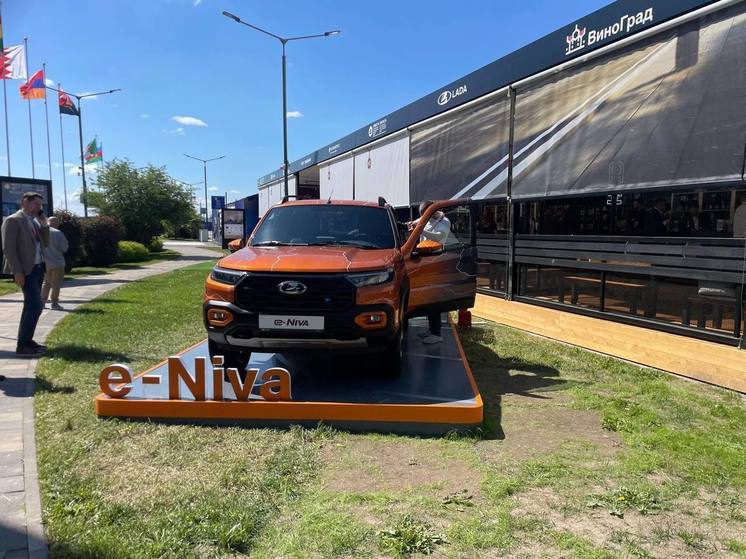 «Автоваз» представил прототип электрической Lada Niva Travel на ПМЭФ-2024