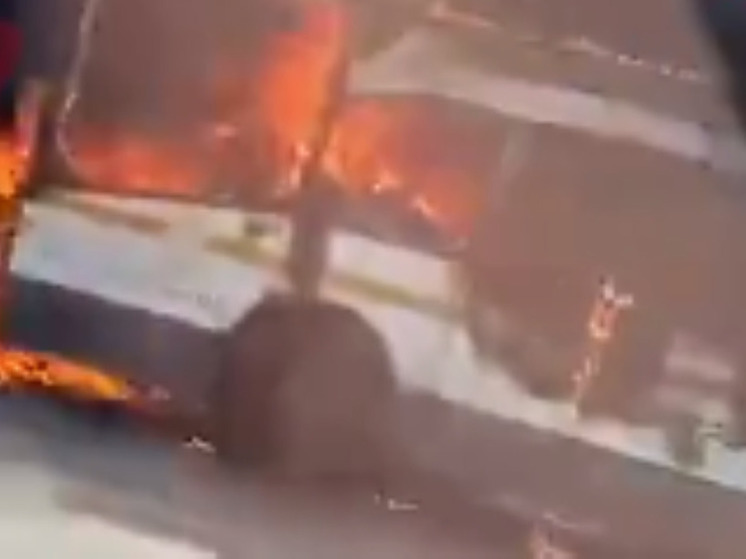 Пассажирский автобус полностью выгорел в подмосковных Химках