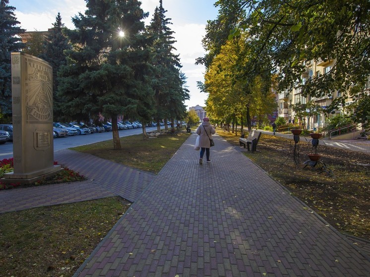 В Челябинске продолжается преображение пешеходного бульвара вдоль улицы Свободы, а в поселке Смолино обустраивают семейный сквер.