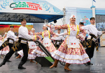 Сабантуи стартуют в эти выходные, а Праздник Ивана Купала с этого года переименовали в праздник славянской культуры.