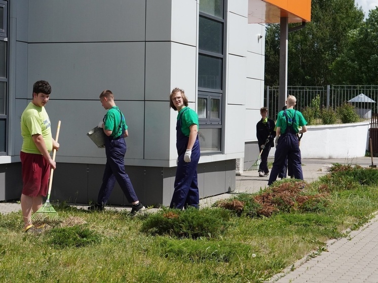 В Пущино работает молодежный «Трудовой десант»