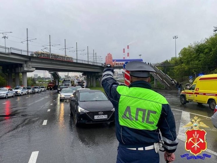Около 30 человек пострадали в ДТП с двумя трамваями в Кемерове