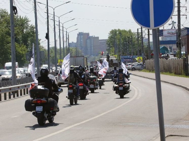 На ВСЖД прошел автопробег в честь Международного дня привлечения внимания к  железнодорожным переездам