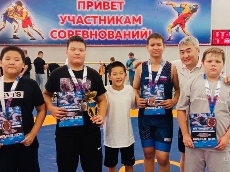 Юные вольники Калмыкии привезли с турнира четыре медали