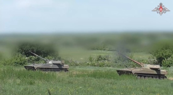Появились кадры боевой работы расчета САУ "Гвоздика": уничтожен опорный пункт ВСУ