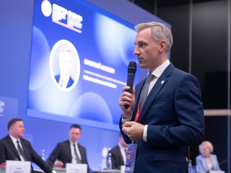 Василий Анохин принял участие в дискуссии о туризме в рамках ПМЭФ