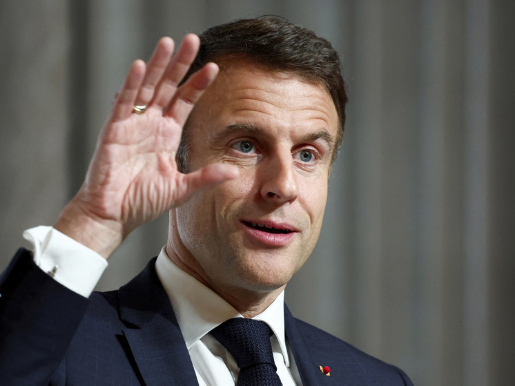 Макрон: Франция выступает за мир, но не ценой капитуляции Украины