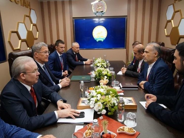 Радий Хабиров встретился с послом Ирана в России Каземом Джалали