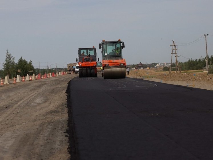 В Якутии на автодороге «Умнас» уложили 65 км асфальта