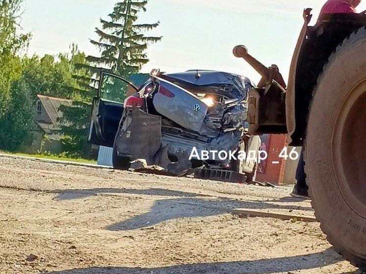В Курской области в ДТП с КАМАЗом пострадал водитель иномарки