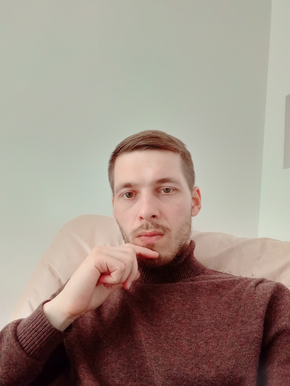 Антон еговцев фото с супругой