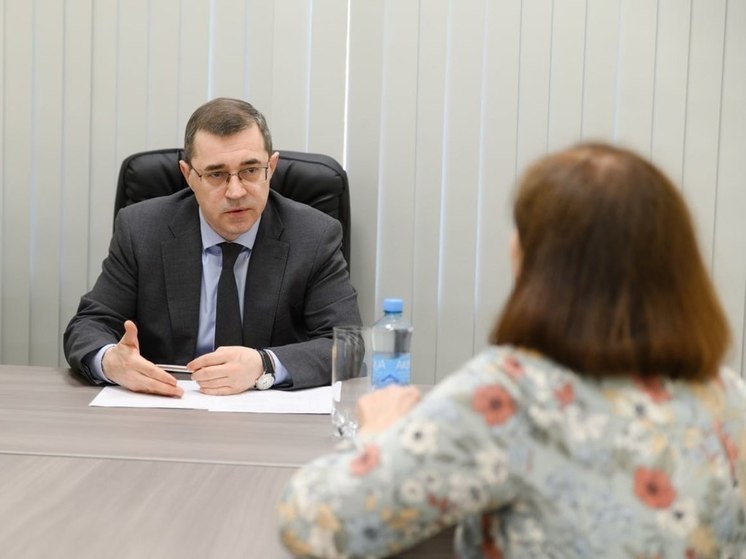 Глава Мурманска Морарь провел личный прием граждан