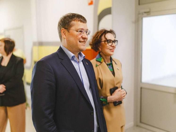 Юрий Сердечкин посетил школу №1 в Мурманске