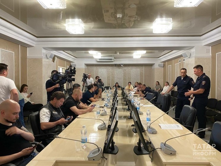 Автоинспекторы в Казани провели беседу с байкерами о безопасности