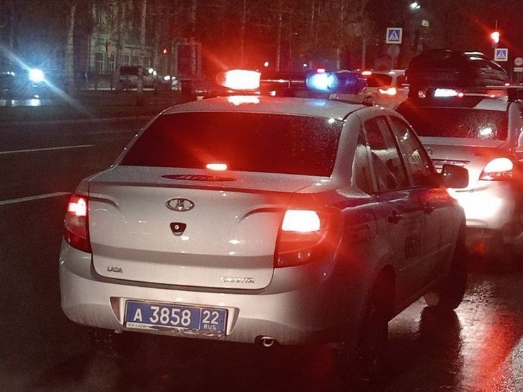 В Барнауле в ночном ДТП с рейсовым автобусом погибли два человека