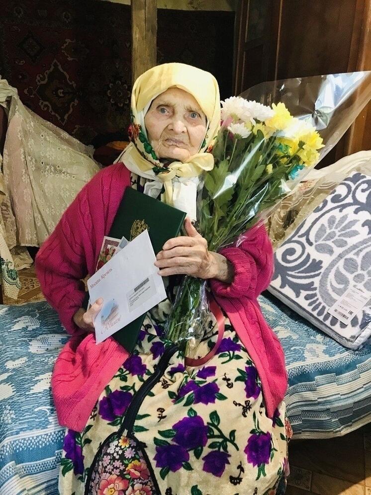 Президент Путин поздравил курянку Евдокию Дудкину со 100-летием со дня рождения