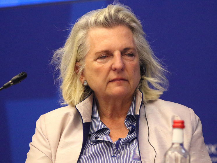 Бывшая глава МИД Австрии Карин Кнайсль заявила в интервью ТАСС на полях ПМЭФ, что у западных стран существуют планы разделения России на части