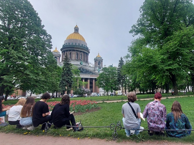 Астраханские студенты-художники прошли практику в Санкт-Петербурге