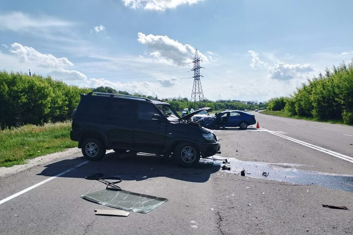 Срочно (08.06.24): Под Курском в лобовом ДТП столкнулись два автомобиля:  ранен водитель - новости storm365.ru (08.06.24)