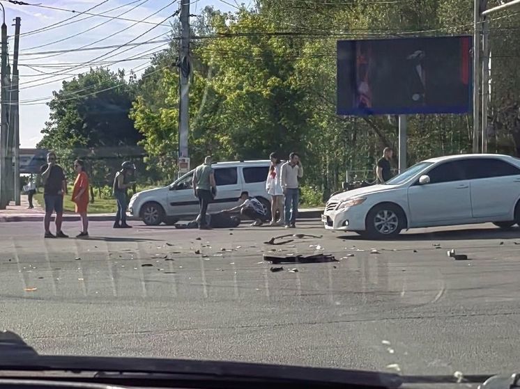 На Приокском путепроводе произошло серьёзное ДТП с мотоциклистом